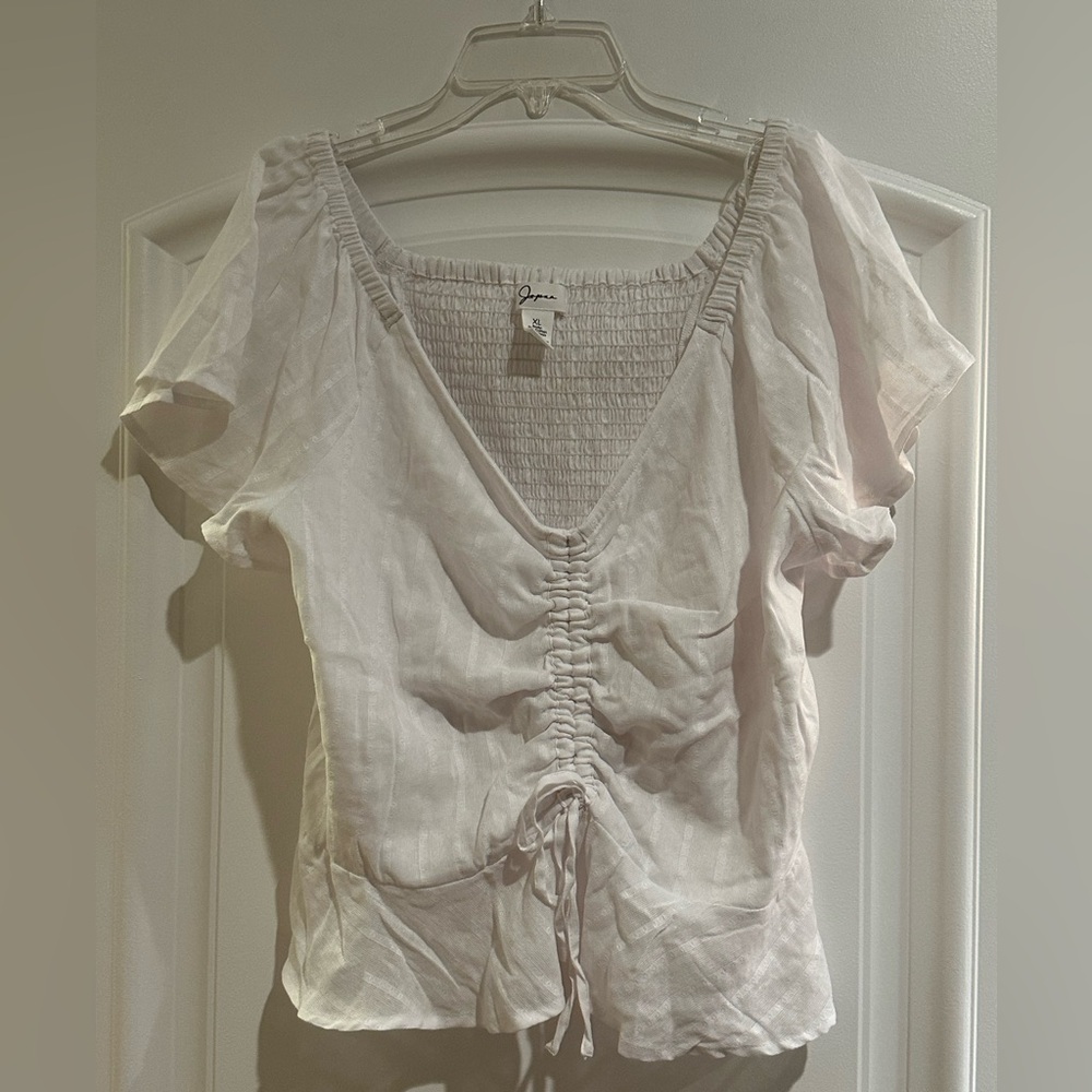 Japna White with Pattern V-neck Short Sleeve Top Size XL